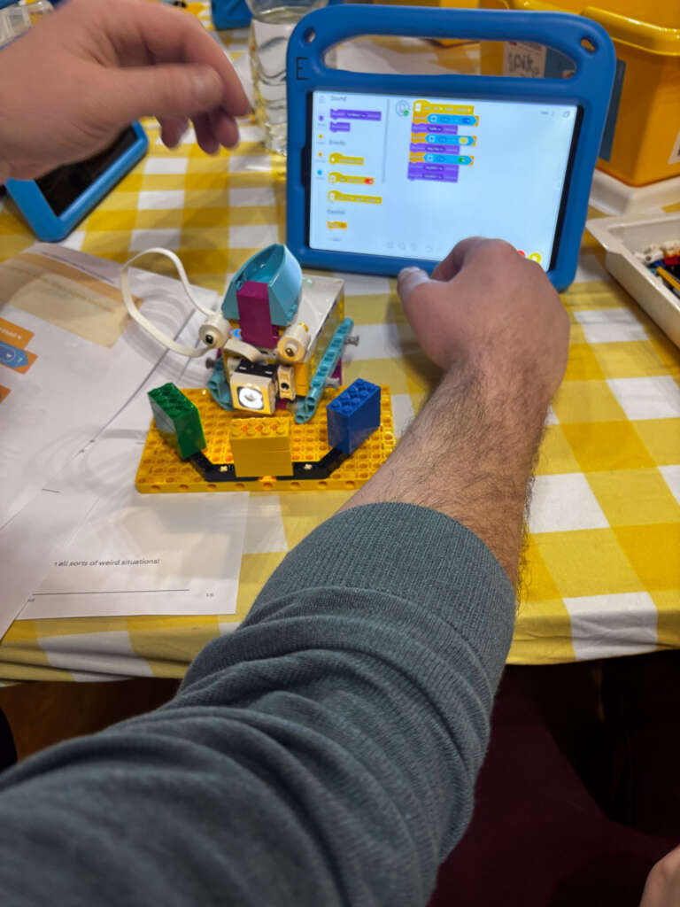 LEGO® SPIKE™ Essential / Prime Robotics Camp 5+
