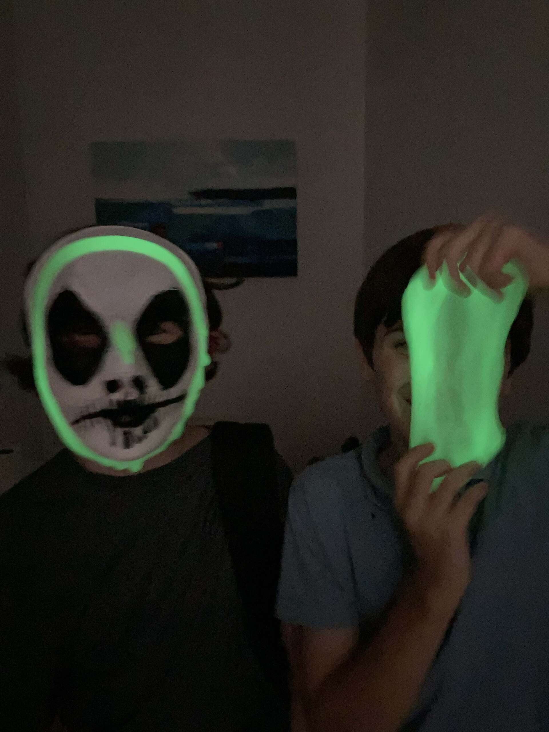 π» Glow-in-the-Dark Spooky Slime Workshop
